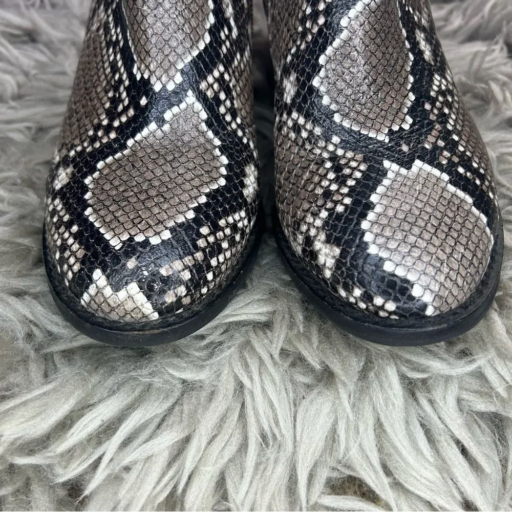 Blondo Waterproof leather snake print block heel ankle boots women’s size 6.5